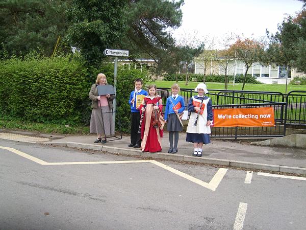 calor school singers crossingt.JPG